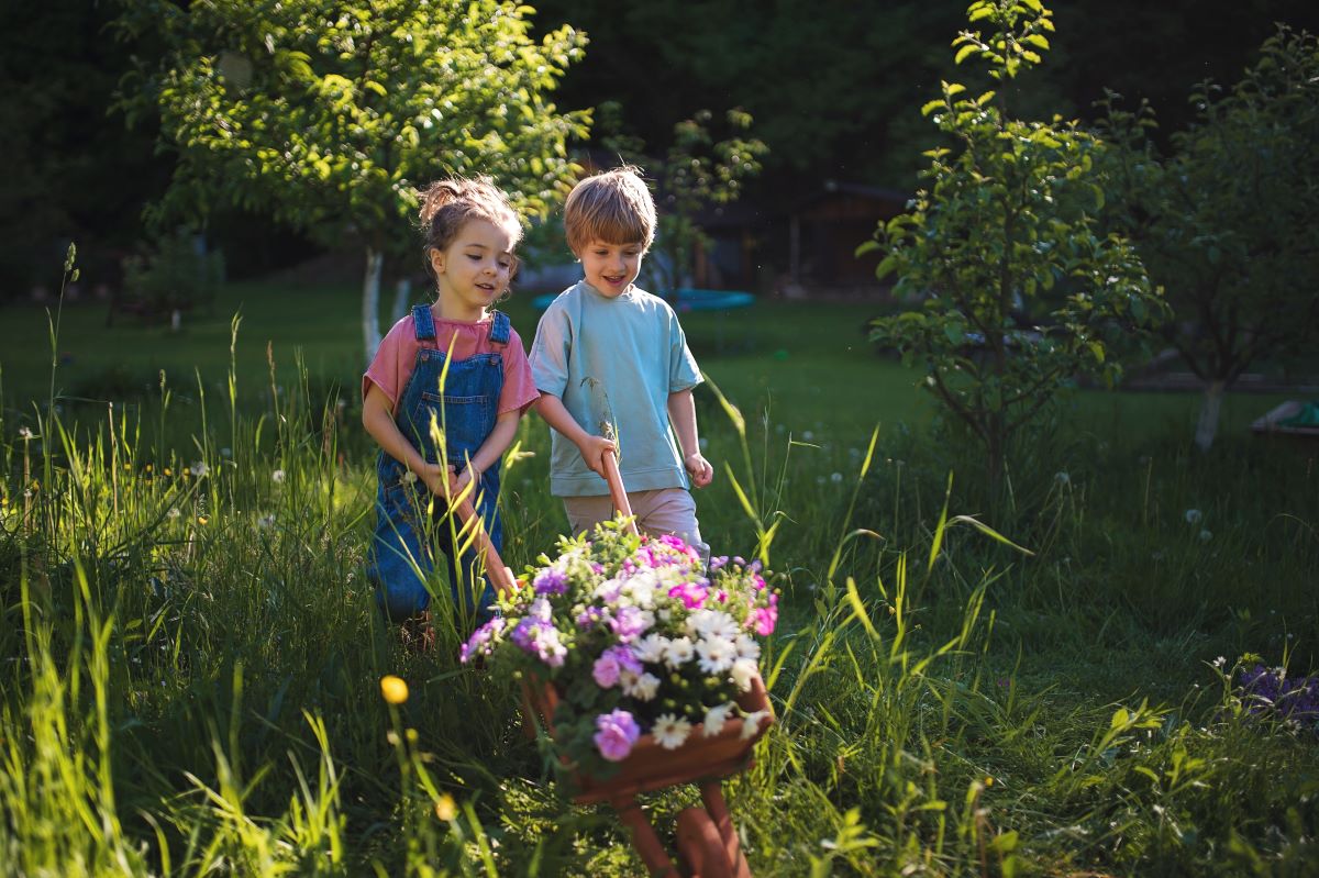 Kinder im Garten beschäftigen in Biberach — kreative Ideen f